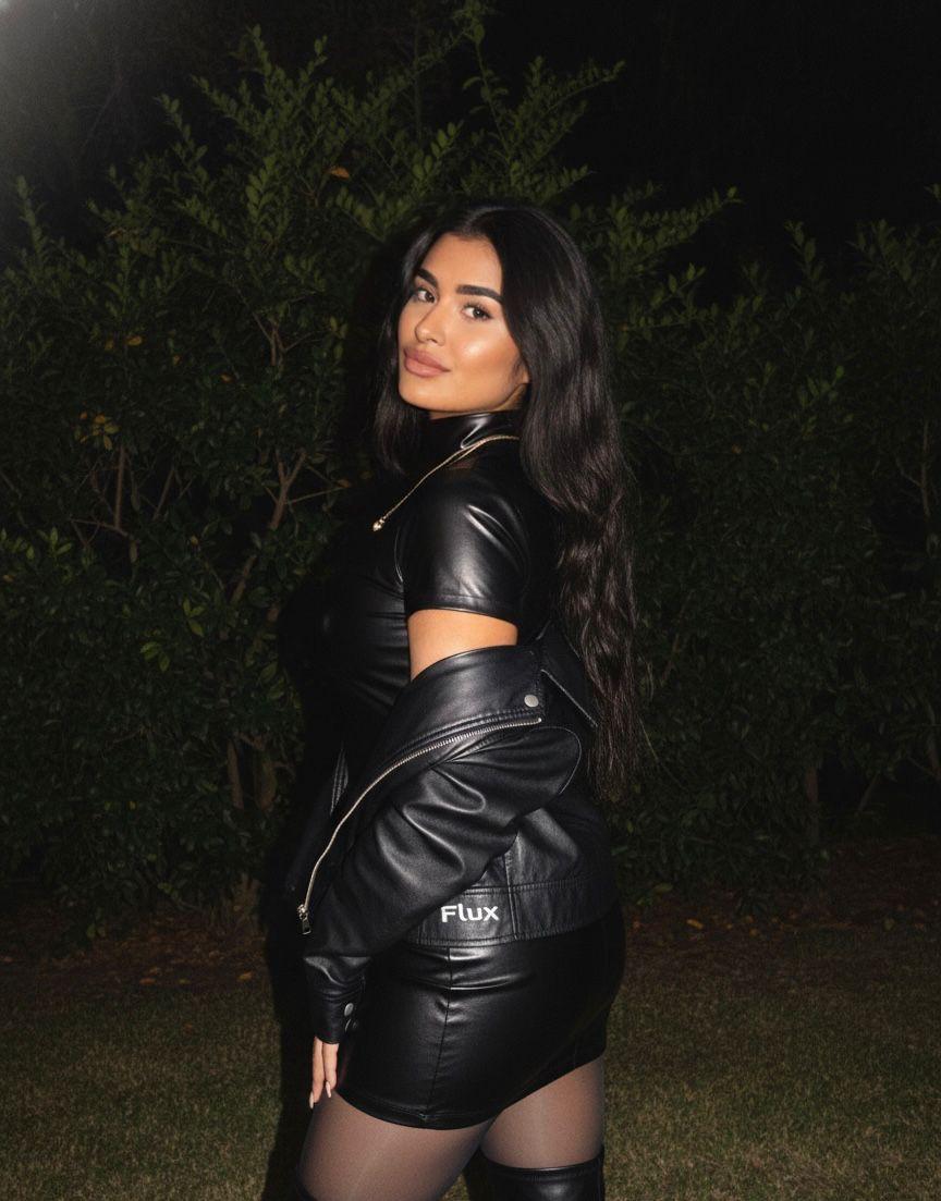 Escort - RACHEL - Ibiza Tops